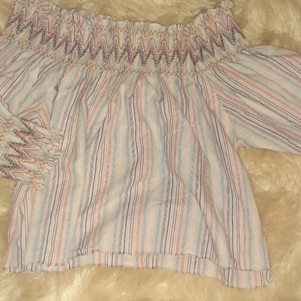 Hippie off-the-shoulder shirt